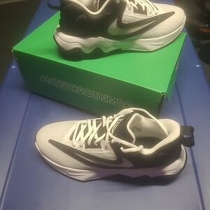 Nike Black and White Athletic Shoes